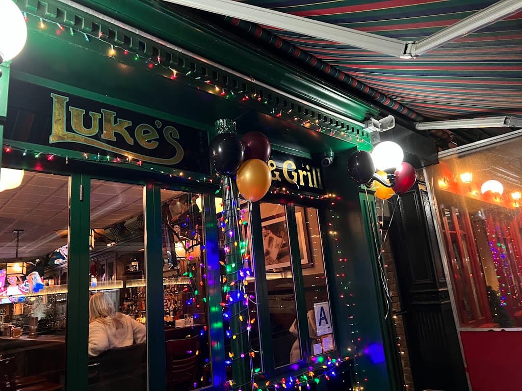 Luke's Bar & Grill, Upper East Side bar