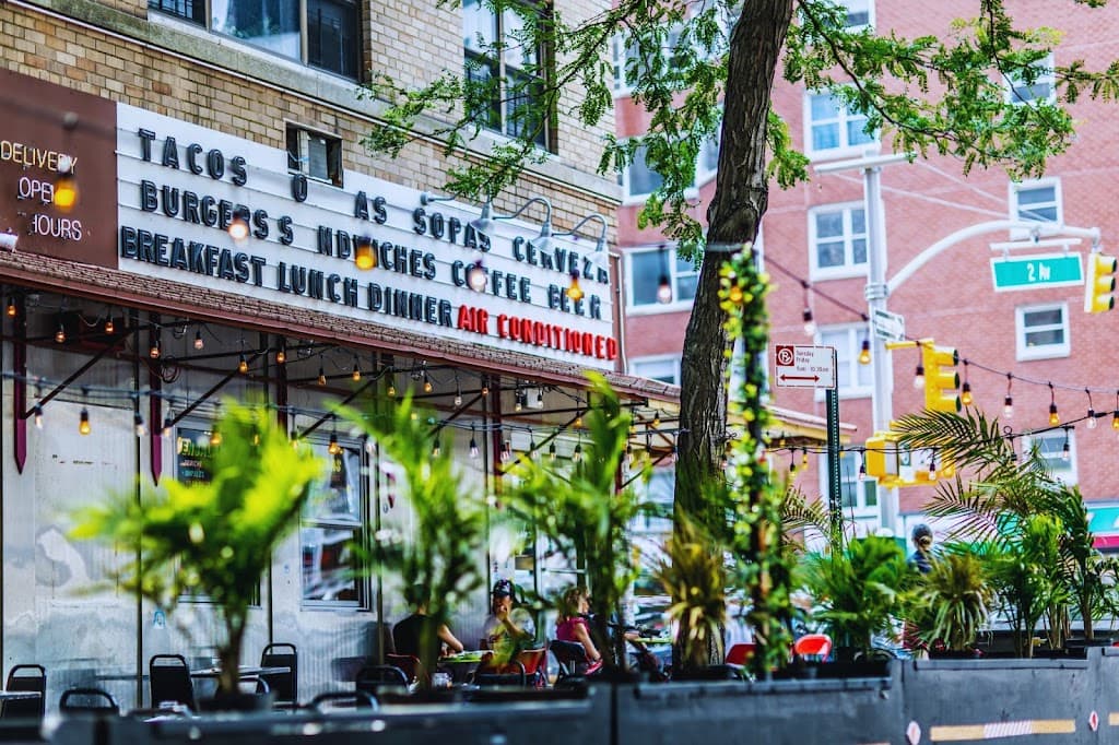 La Esquina, Upper East Side bar