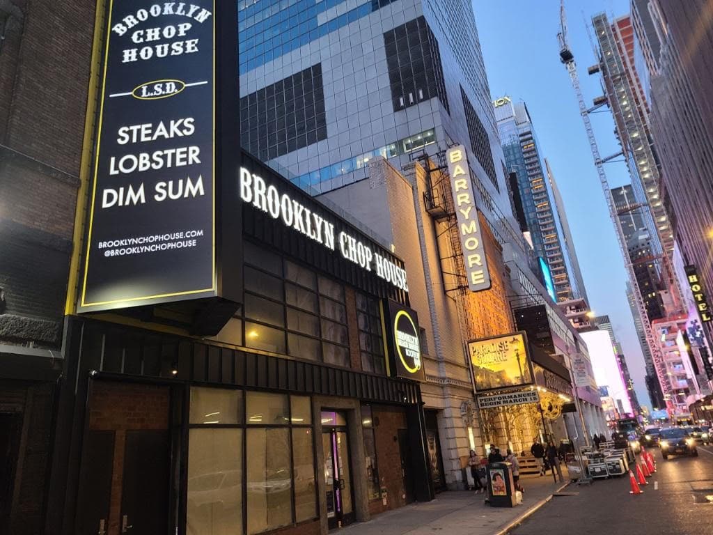 Brooklyn Chop House Steakhouse Times Square, Midtown bar