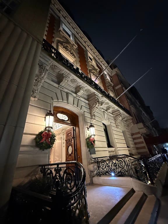 The Lotos Club, Upper East Side bar