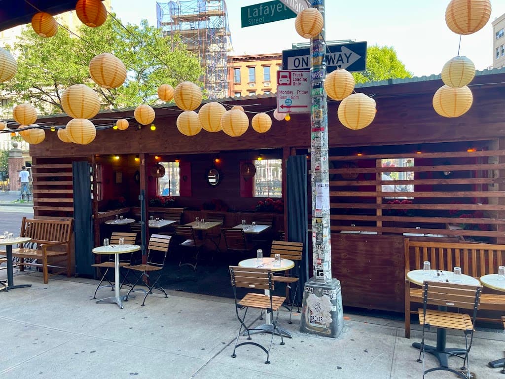 Cafe Select, a bar in NoHo