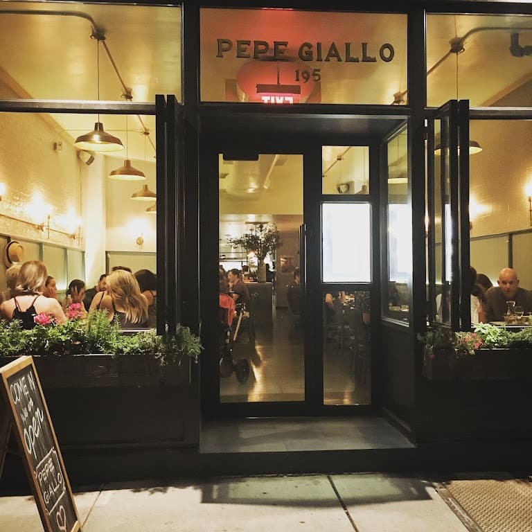 Pepe Giallo, Chelsea bar