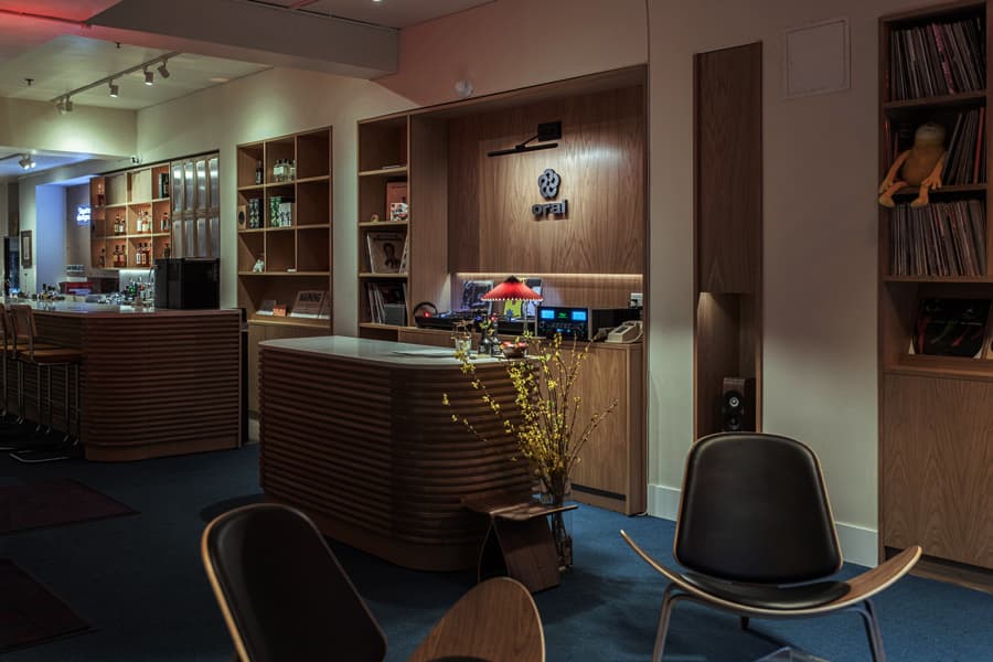 Bar Orai, Midtown bar