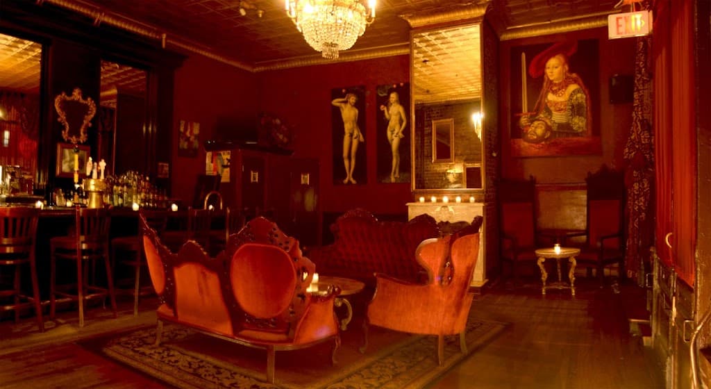 The Auction House, Upper East Side bar