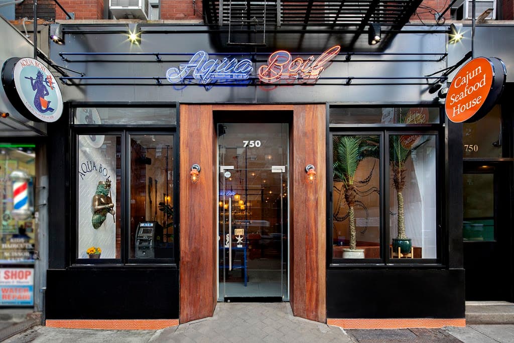 Aqua Boil, Hell's Kitchen bar