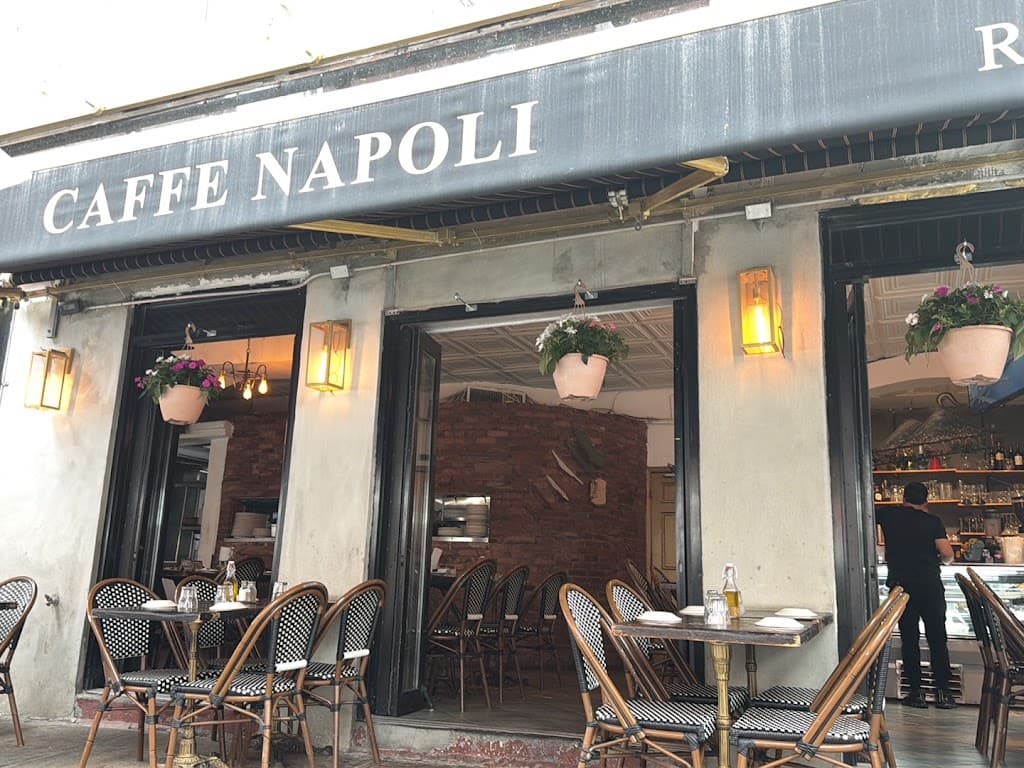 Caffe Napoli, SoHo bar