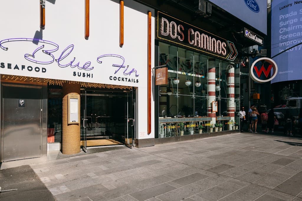Dos Caminos, Midtown bar