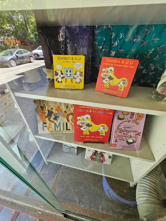Yu & Me Books photo 3
