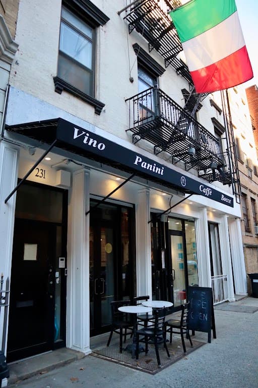 Mr B bar, Murray Hill bar