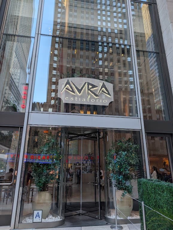 Avra Rockefeller Center, Midtown bar