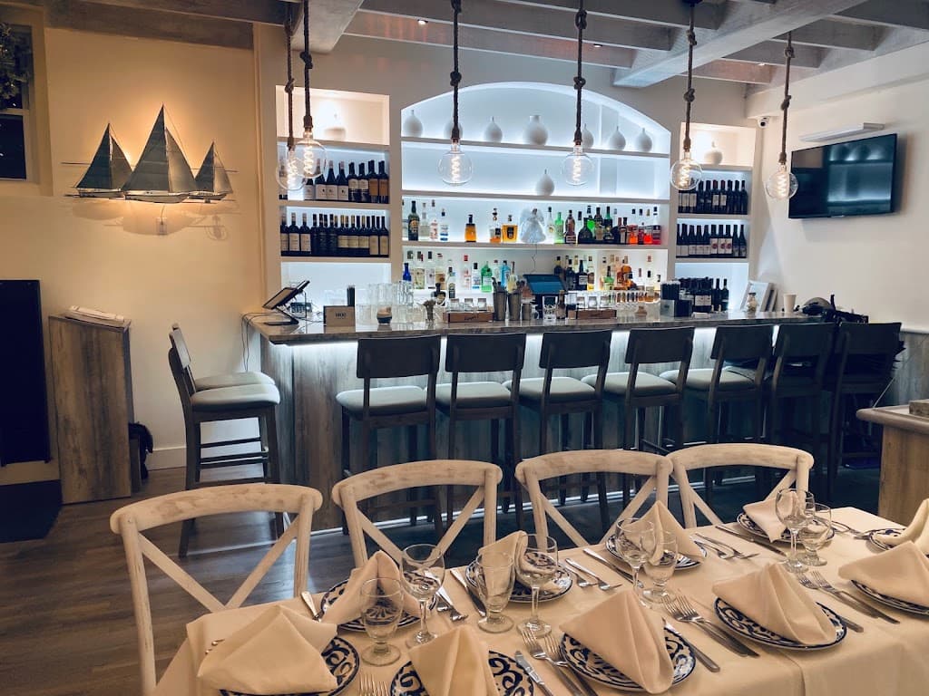 Eleni's divine greek cuisine, Gramercy bar