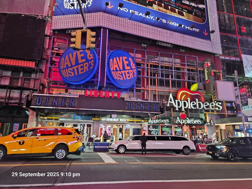 Applebee's Grill + Bar, Midtown bar